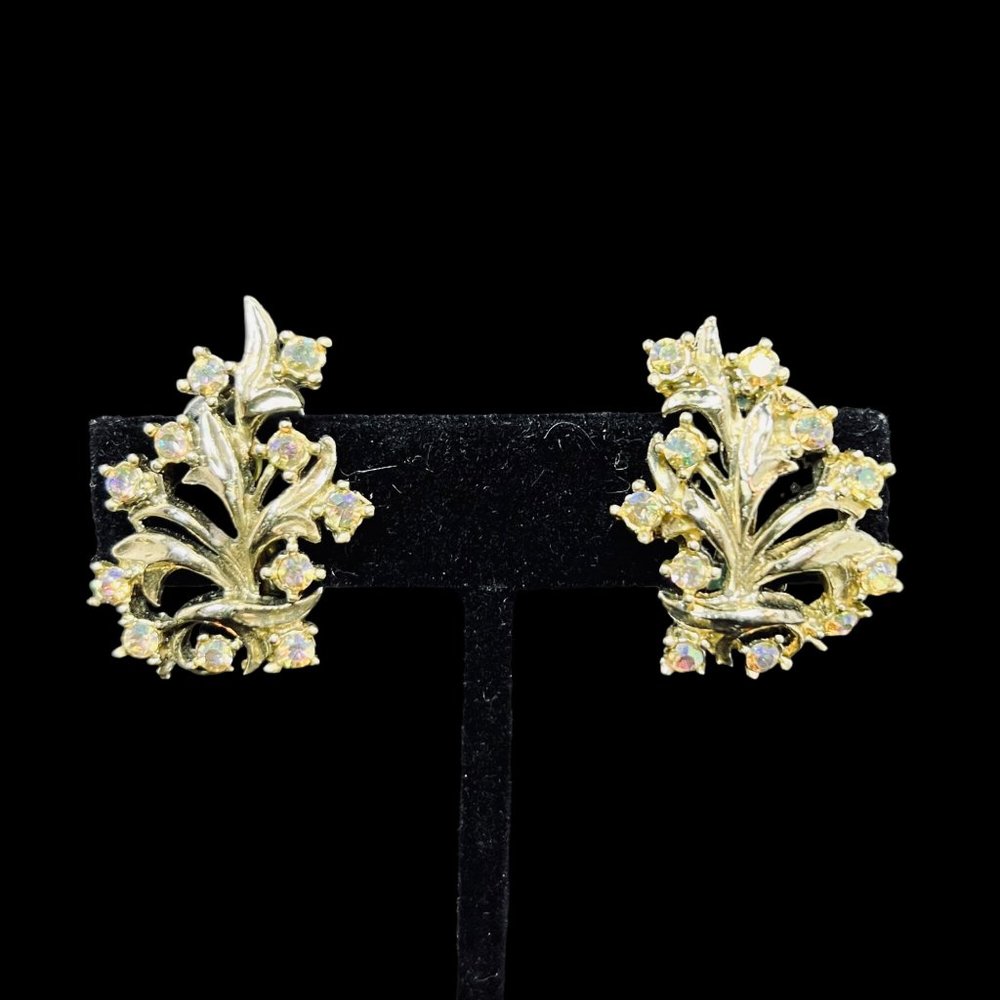 Vintage Aurora Borealis Rhinestone & Silver Tone Floral Clip On Earrings (4824)